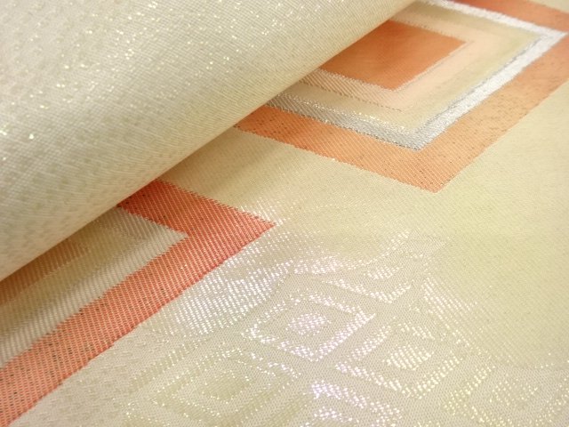  雲に菱模様織り出し　名古屋帯